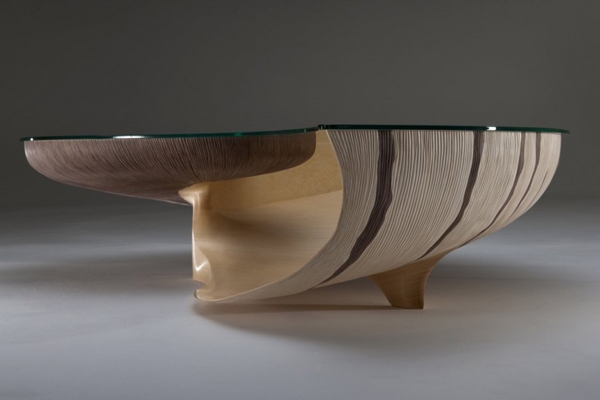 designer tisch mit nautilus farbigen muster