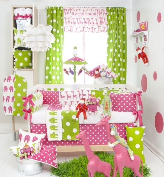 Babyzimmer Grün Pink-einrichten Ideen-Vorhänge Gitterbettchen
