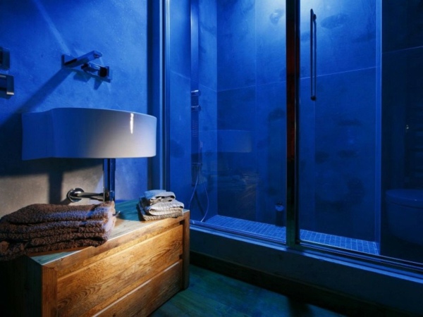 Badezimmer Duschkabine LED Beleuchtung blaue Farbe