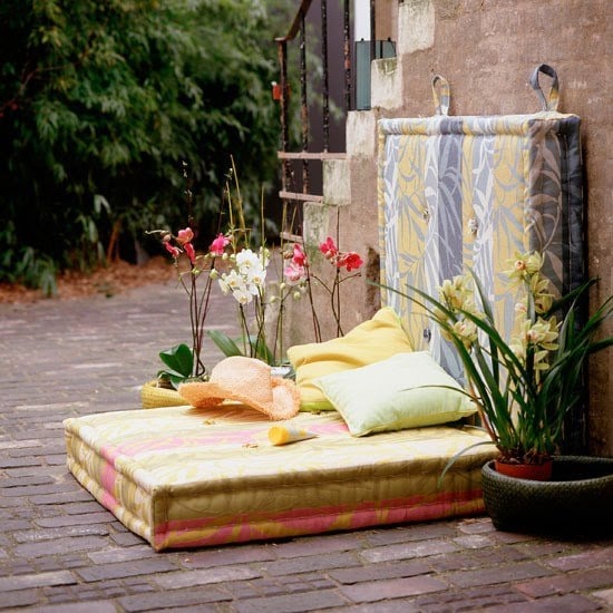 Garten Lounge zum Relaxen gesteppte sitzkissen orchideen