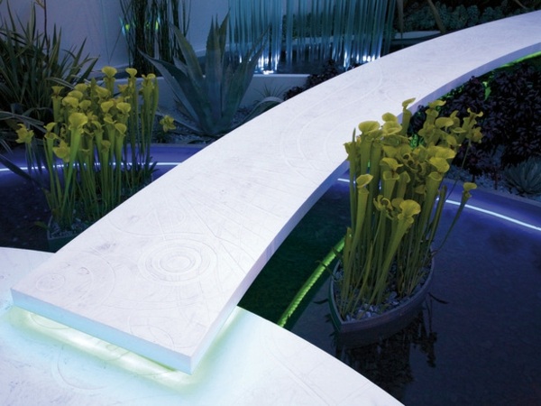 Garten gestalten Ideen Teich Brücke LED