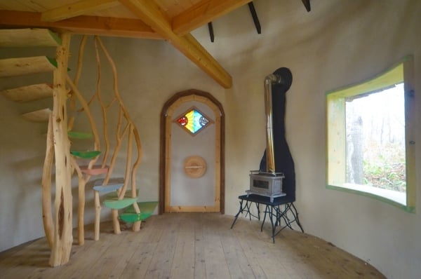 Holz Baumhaus auf Stelzen Hokkaido-Architektur modern