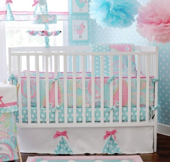 Kinderbett Babyzimmer einrichten-Weiß Modelle-Textilien