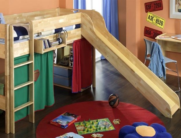 Kinderzimmer bett-mit Rutsche-Vorhänge