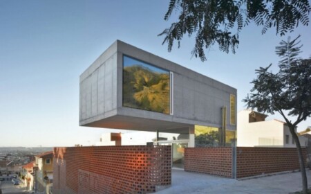 Modernes Haus am Hang gebaut-Torreaguera-Atresados Spanien