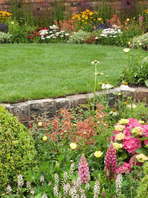 Natursteinmauer Rasen Garten anlegen englisches Design