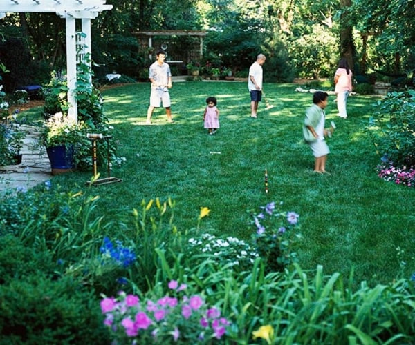 Rasen Pflege Frühjahr Garten Familien Freizeit