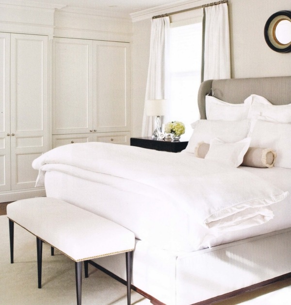 Schlafzimmer weiß und beige kopfteil kleiderschrank