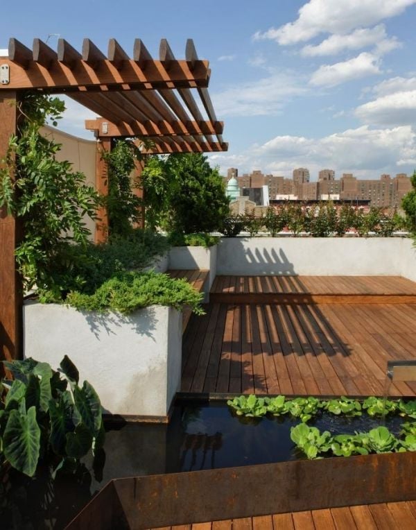 Sichtschutz Pergola-Dachterrasse Holzboden-Mini Teich bauen