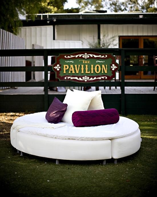 Weißes Sofa rund Outdoor-Möbeldesign