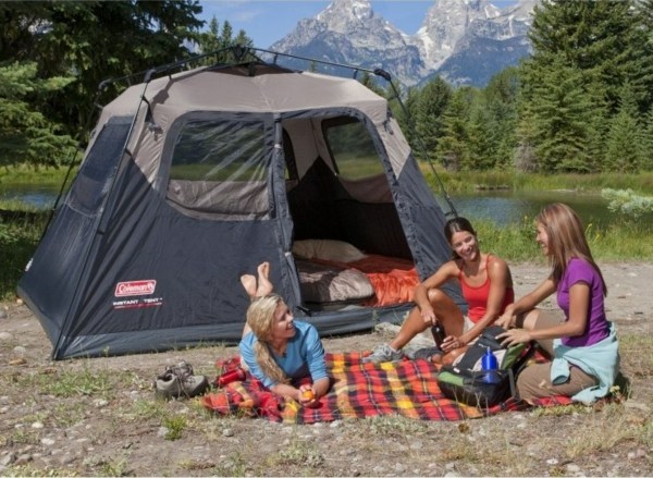 Zelt aufbauen wichtige Tipps Camping Terrain 