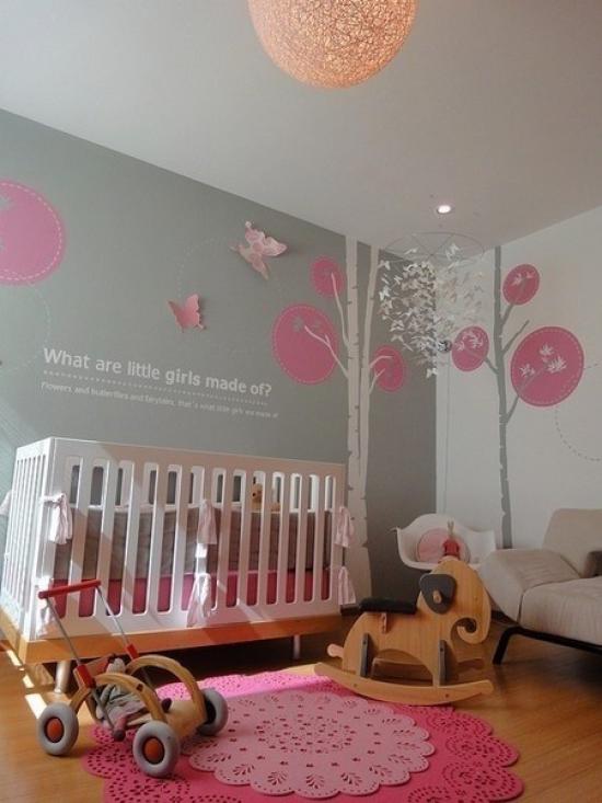babyzimmer ideen rosa teppich wanddeko graue wandfarbe