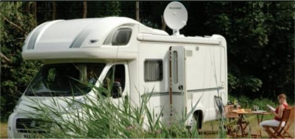 campingurlaub mit wohnwagen top 10 accessoires satellite fernsehen