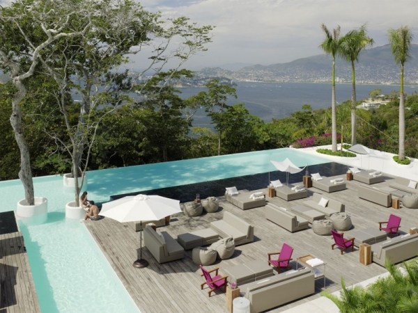 encanto boutique hotel in acapulco holzdeck lounge