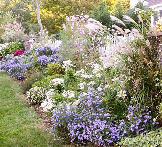 ideen-für-sommer-garten-gestalten-lila-nuancen