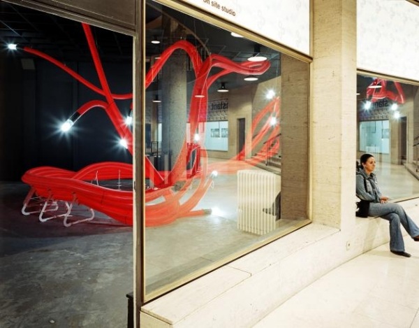 moderne installation von sebastien wierinck glas wand