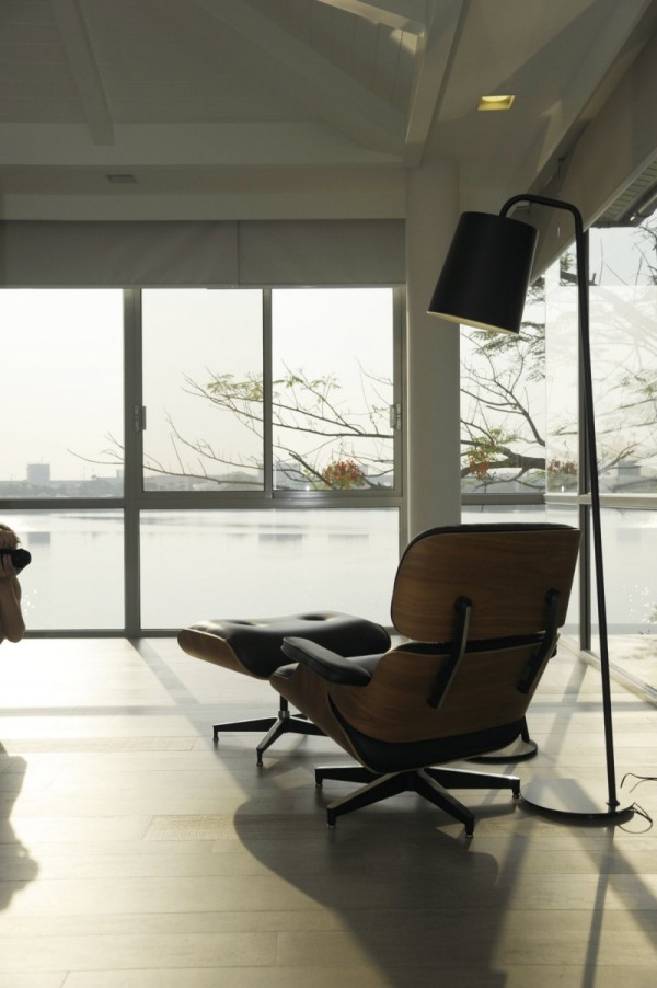 luxus ferienhaus mit modernem design liegestuhl panoramablick