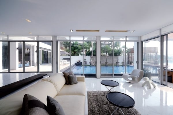 luxus ferienhaus mit modernem design schiebetüre glas