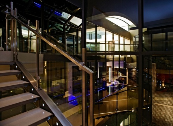 moderne Hausfassade Glas  Architektenhaus Bauprojekt