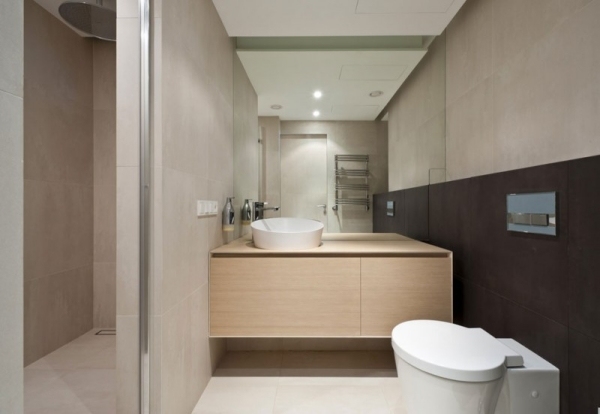 moderne Wohnung badezimmer holz waschtisch wc