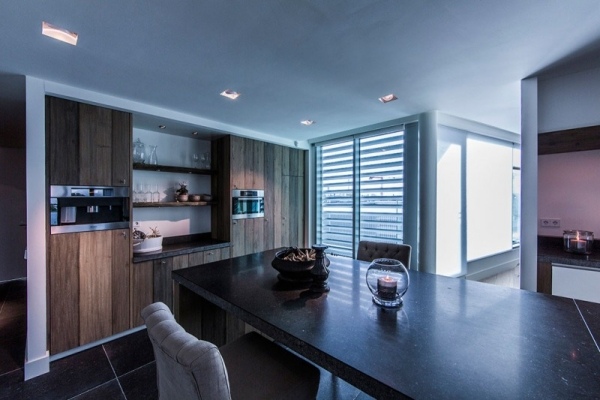 modernes appartement mit skybox design küche holz