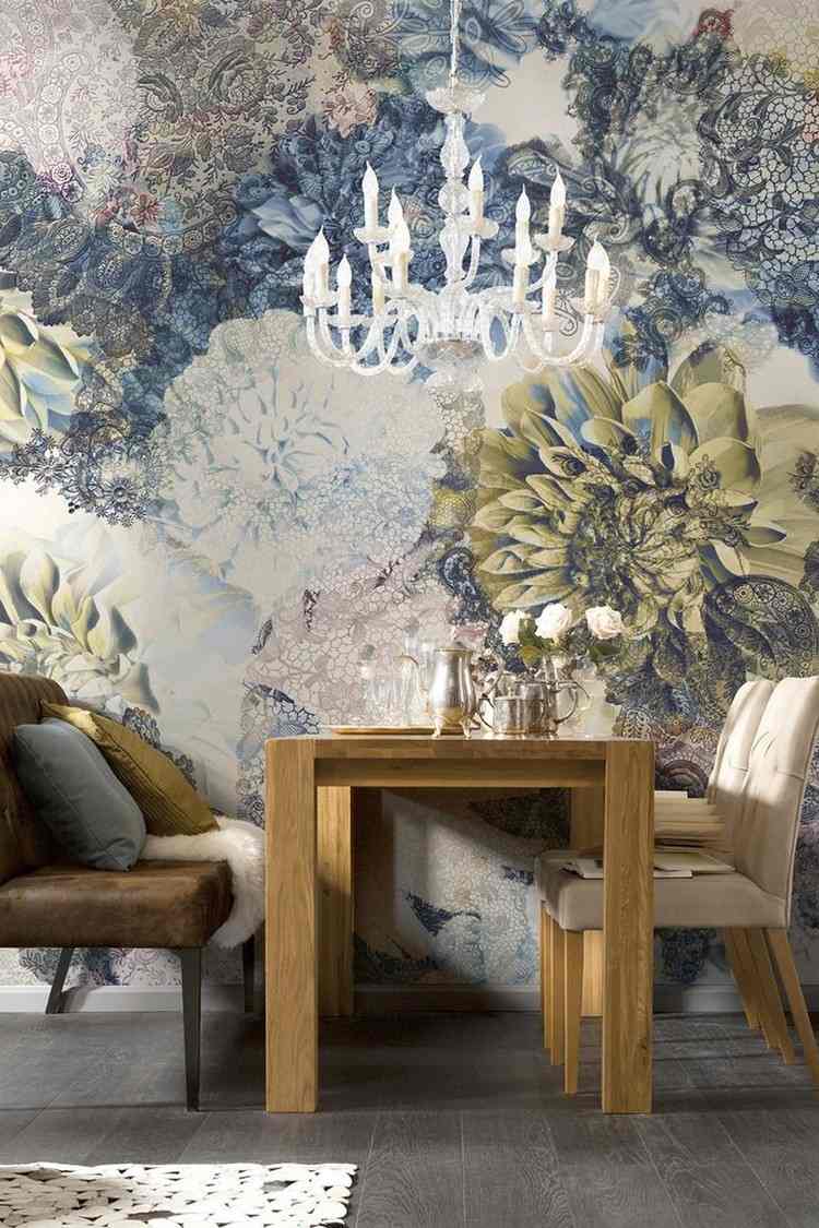 Wandgestaltung im Wohnzimmer essbereich-vintage-blumen-gedaempfte-farben