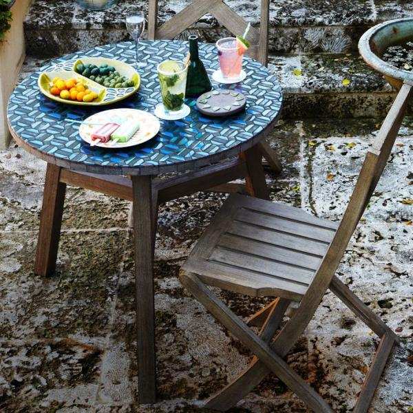 west elm sommerkollektion outdoor möbel tisch mosaik