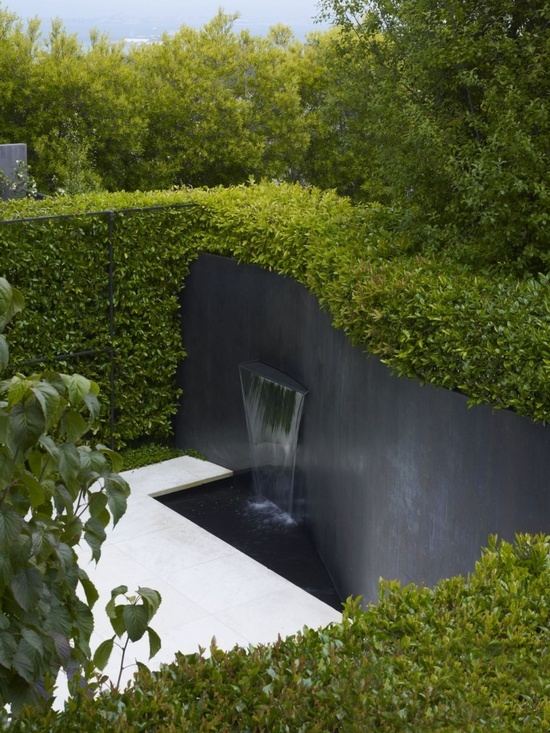 Garten Sichtschutz Hecke-immergrün Wasserfall bauen
