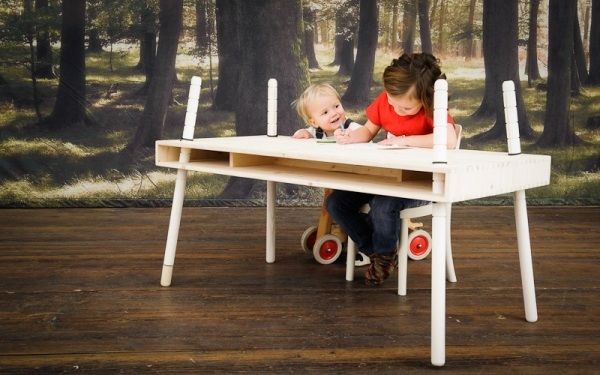 Mitwachsender Schreibtisch-Kindemöbel Holz