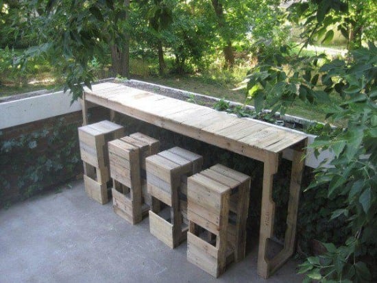 Projekt zum Selbermachen-Holzpaletten Bartheke Barhocker-Outdoor Möbel