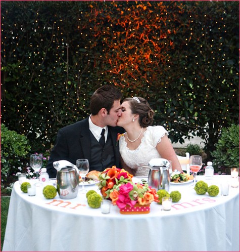 Sommer Hochzeit Tischdeko Früchte romantische Beleuchtung