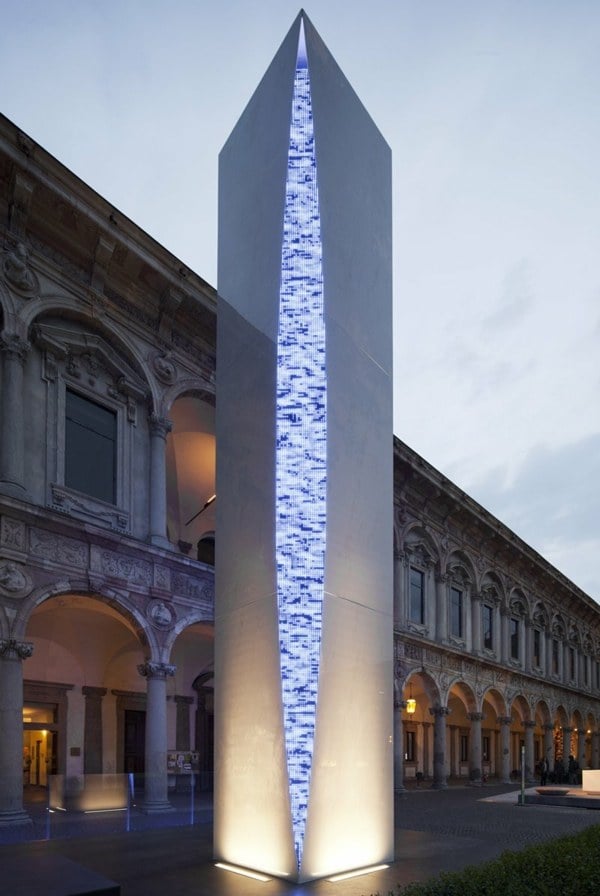 futuristische Installation Beleuchtung Abend LED-Lichteffekte