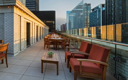 garten und balkon windschutz glas dachterrasse sessel esstisch