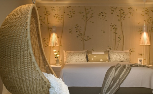 handgefertigte chinoiserie tapeten schlafzimmer beige hängesessel