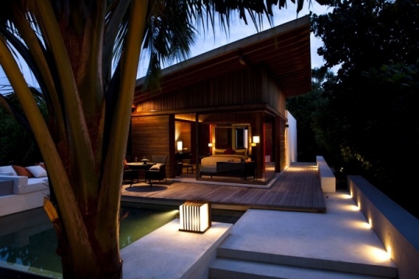 holzhaus abend alila villas hadahaal exklusives resort auf malediven