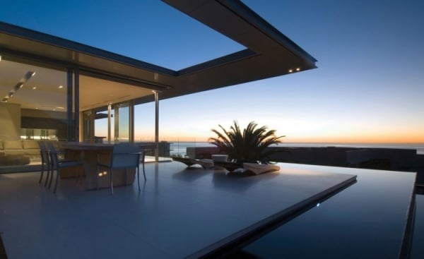 infinity pool modernes luxus ferienhaus mit ozean blick