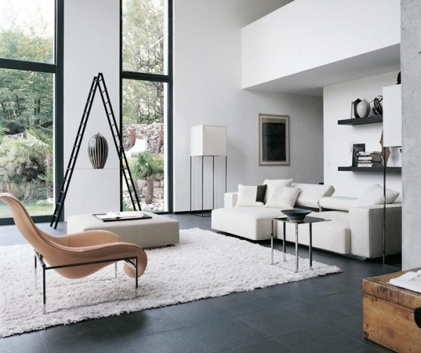 wohnzimmer minimalistisch einrichten weiß dunkelgrau holzboden