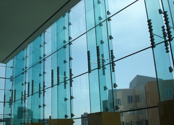 moderne fassadengestaltung glas vorhangsfassaden alu