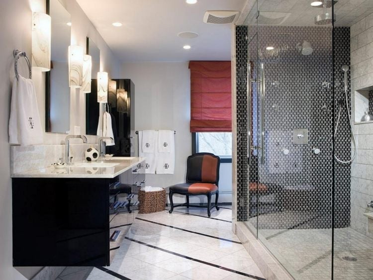 mosaik-fliesen-badezimmer-dusche-schwarz-weiss-modern-waschtisch-marmor-glaswand-grau