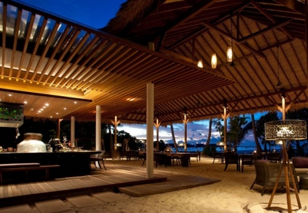 offene bar alila villas hadahaal exklusives resort auf malediven