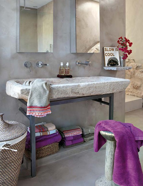 rustikale Badezimmer naturstein waschbecken sichtbeton