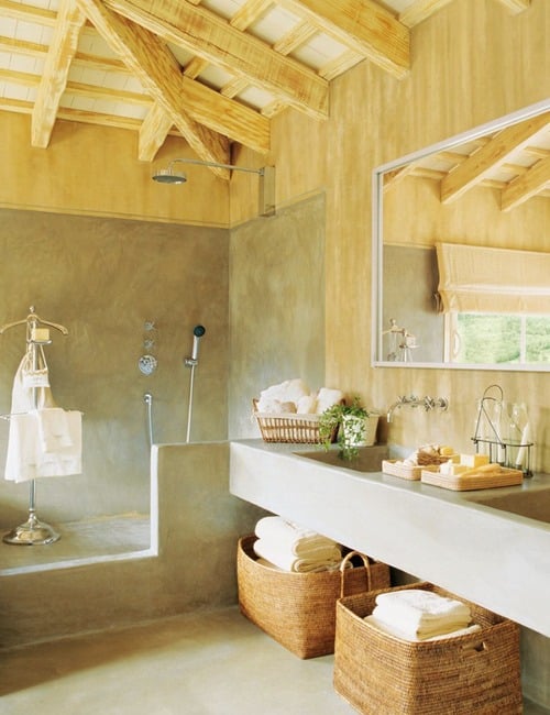 rustikale Badezimmer olivenholz körbe tücher