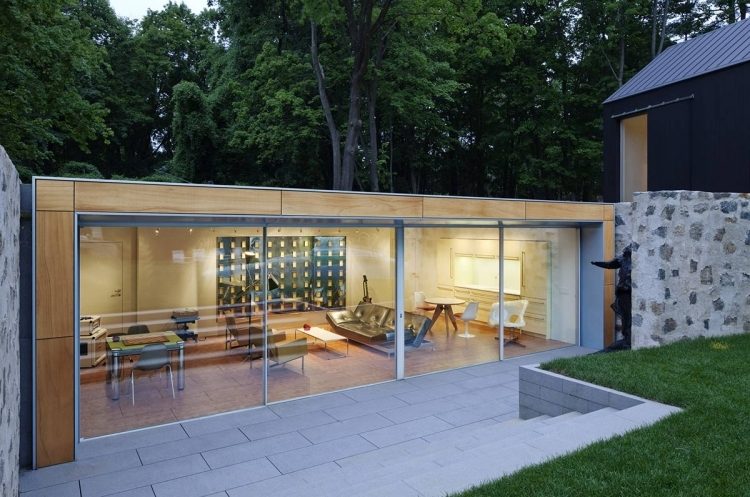 terrassenverglasung-terrassen-modern-naturstein-offen-glaswand-fensterwaende