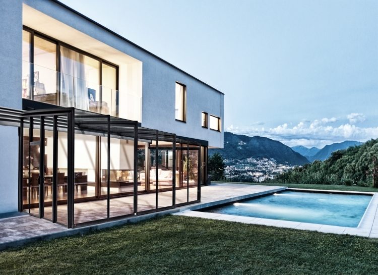 terrassenverglasung-terrassen-pool-haus-moderne-architektur-ausblick