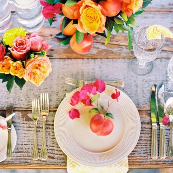 Apfelsine frische Blumengestecke Tisch rustikal Deko Idee