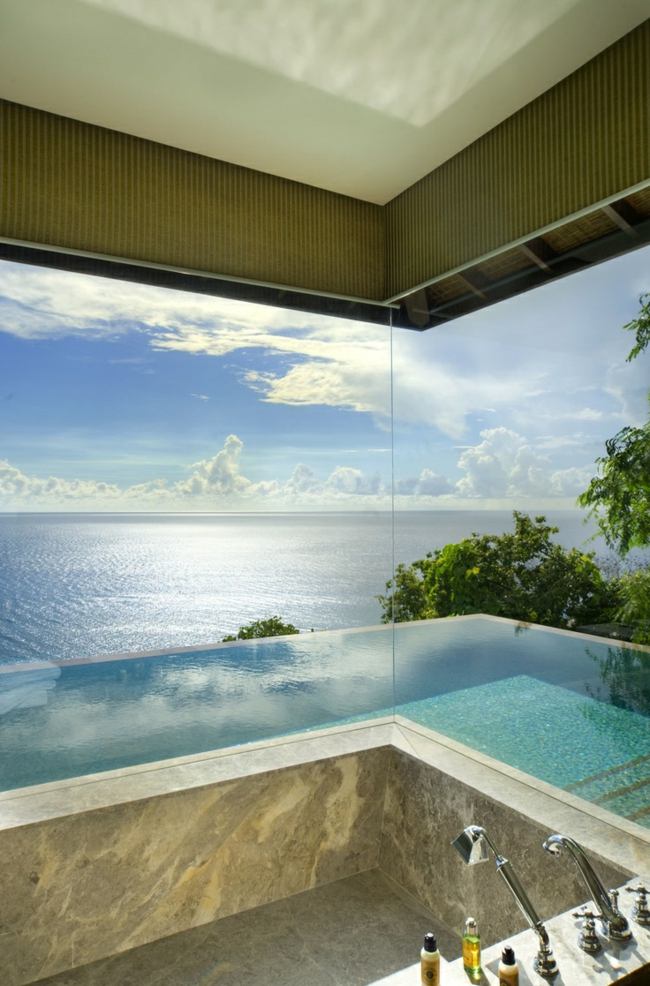Badezimmer Blick Pool Beton Design Glaswand