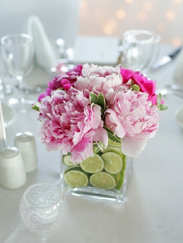 Blumengestecke Zitronen Sommerblumen Tisch Dekoration  Kerzen