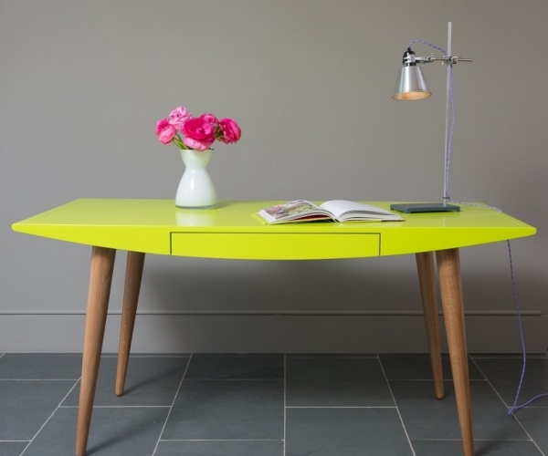 Design Schreibtisch-Leuchte Gelb-Gestrichen Tischplatte modern