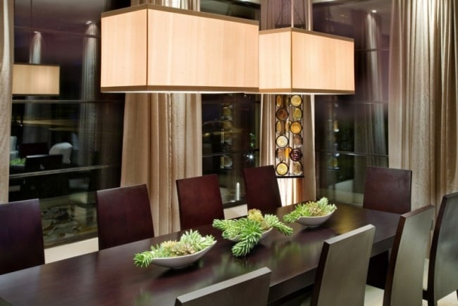 Esszimmer Esstisch-Stühle dunkelbraun Holz Lampendesign
