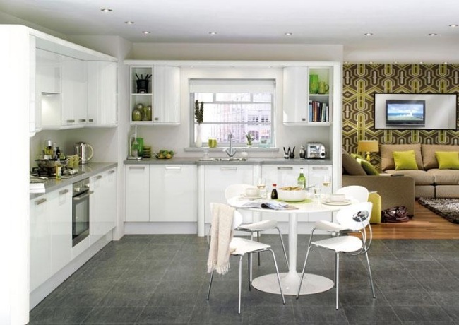 Hochglanz Küchen in Weiß graue arbeitsplatte grüne deko eckregale